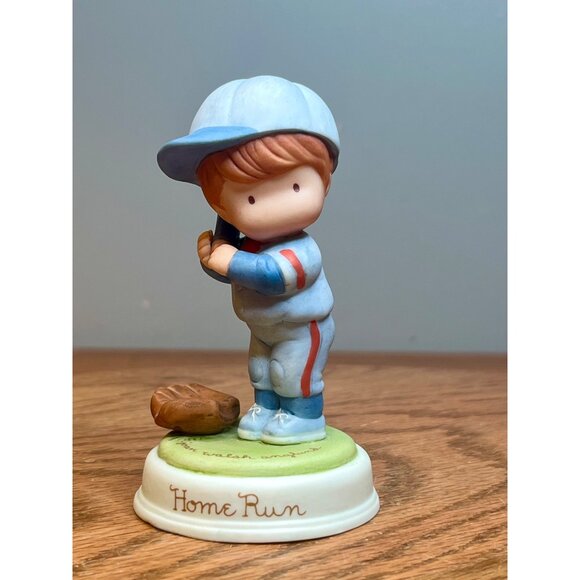 Vintage 1987 Avon Joan Walsh Anglund Porcelain Figurine "Home Run" - Picture 1 of 8